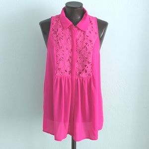 Vince Camuto swing top in fuschia